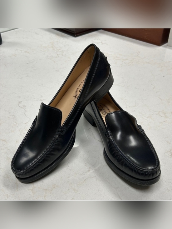 Tod's Shoes - Tod's Elegant Black Leather Loafers